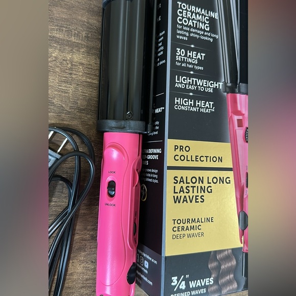 Revlon Pro Collection Tourmaline Ceramic Deep Waver 3/4” waves - Picture 2 of 2